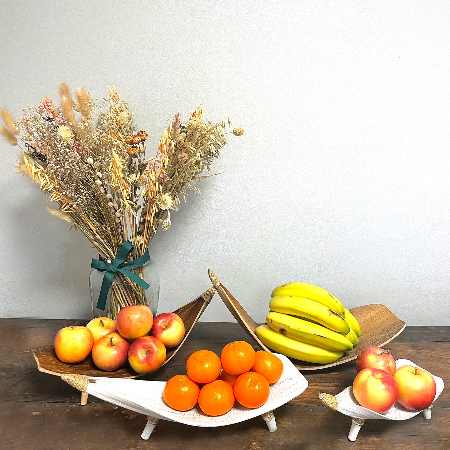 Coconut Leaf Fruit Bowl Set in Whitewash